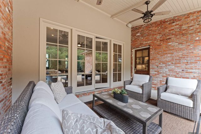 19437 Point O' Woods Ct, Baton Rouge, LA 70809