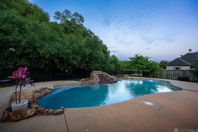 19437 Point O' Woods Ct, Baton Rouge, LA 70809