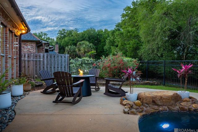 19437 Point O' Woods Ct, Baton Rouge, LA 70809