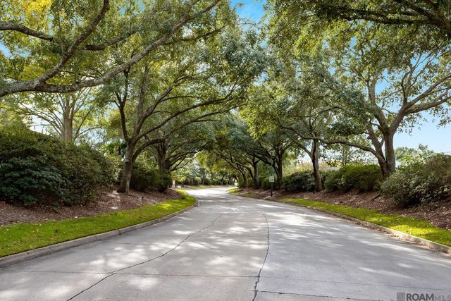 19437 Point O' Woods Ct, Baton Rouge, LA 70809