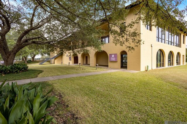 19437 Point O' Woods Ct, Baton Rouge, LA 70809