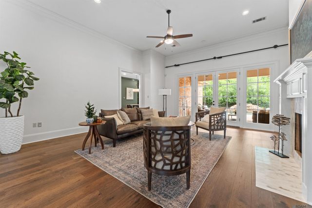 19437 Point O' Woods Ct, Baton Rouge, LA 70809