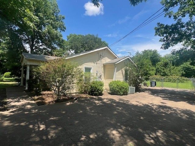 218 Wight Street, Roxton, TX 75477
