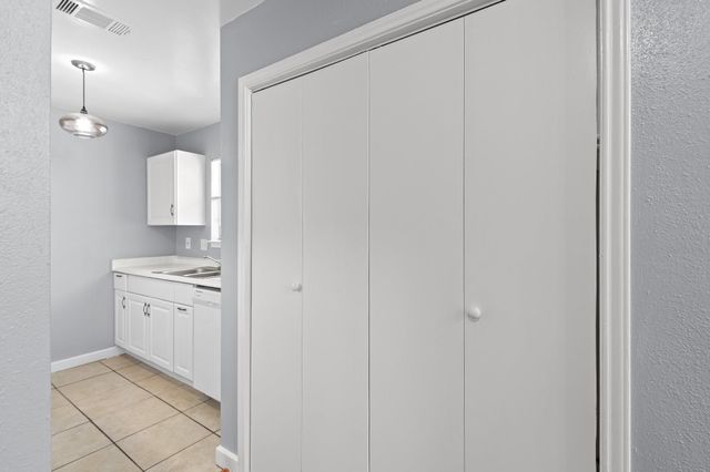 7617 Meador Ave A, Austin, TX 78752