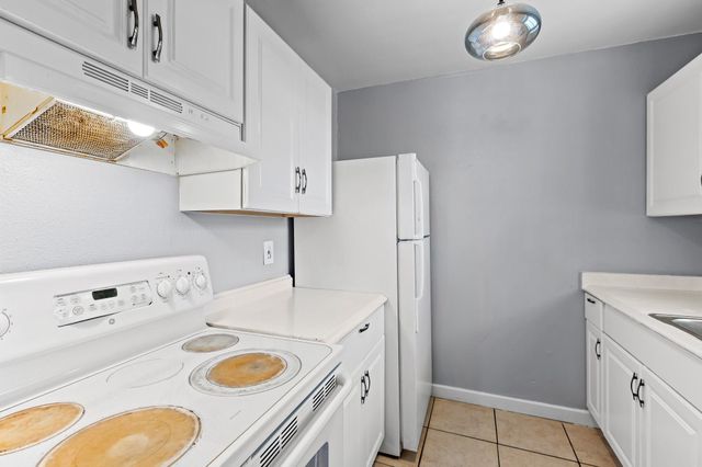 7617 Meador Ave A, Austin, TX 78752