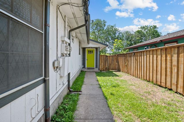 7617 Meador Ave A, Austin, TX 78752