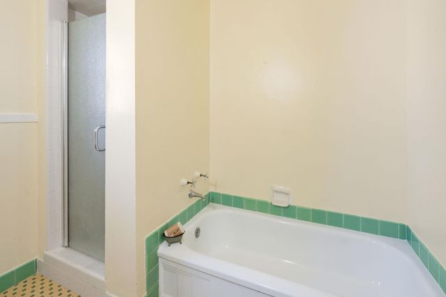 2621 12th St, Sacramento, CA 95818