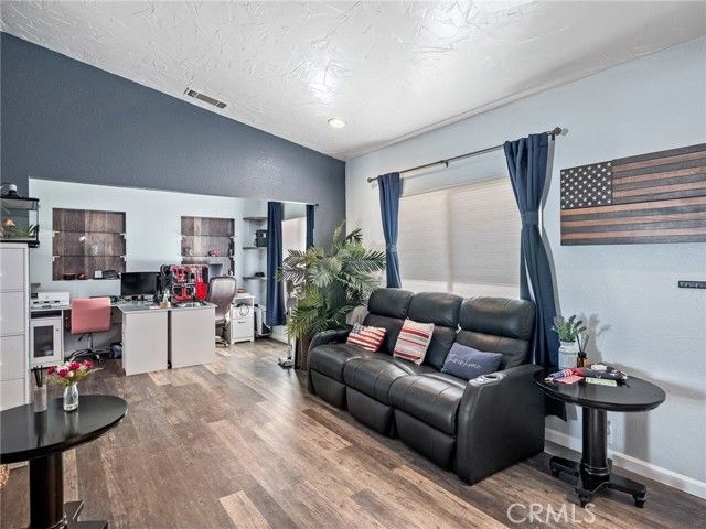 13826 Wawona, Apple Valley, CA 92307