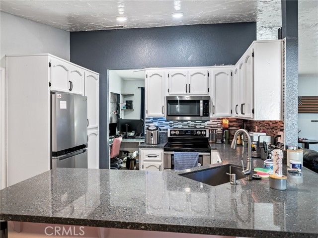 13826 Wawona, Apple Valley, CA 92307