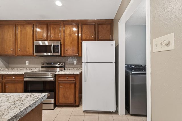 13884 Hollowgreen Drive, Houston, TX 77082