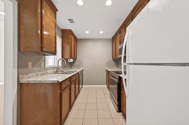 13884 Hollowgreen Drive, Houston, TX 77082