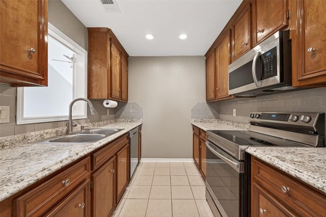 13884 Hollowgreen Drive, Houston, TX 77082