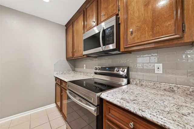 13884 Hollowgreen Drive, Houston, TX 77082