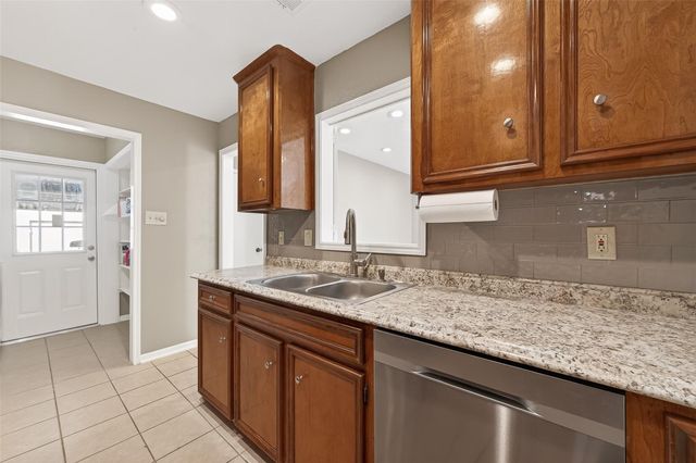 13884 Hollowgreen Drive, Houston, TX 77082