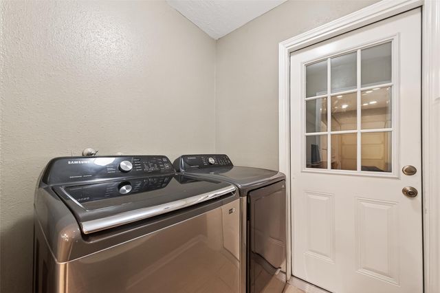 13884 Hollowgreen Drive, Houston, TX 77082