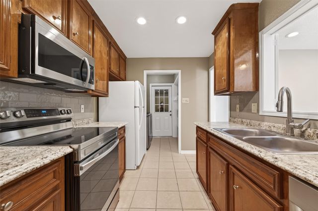 13884 Hollowgreen Drive, Houston, TX 77082