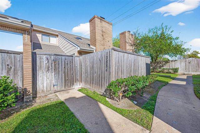 13884 Hollowgreen Drive, Houston, TX 77082