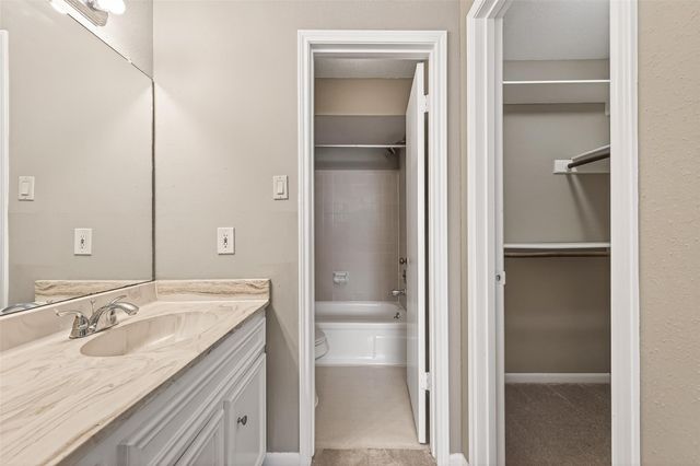 13884 Hollowgreen Drive, Houston, TX 77082