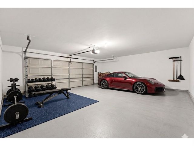 13884 Hollowgreen Drive, Houston, TX 77082