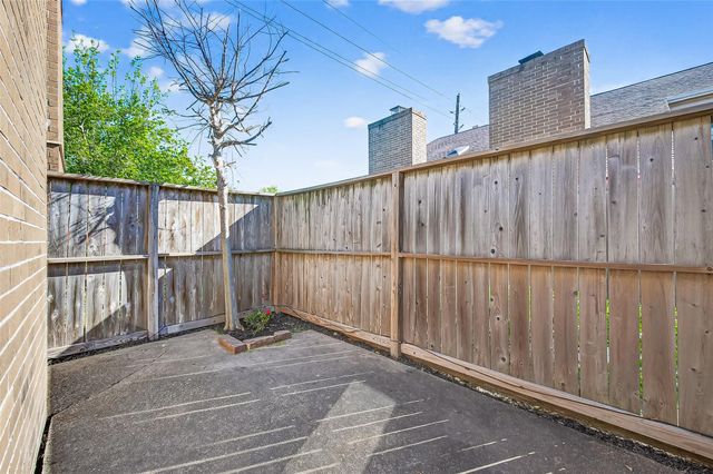 13884 Hollowgreen Drive, Houston, TX 77082