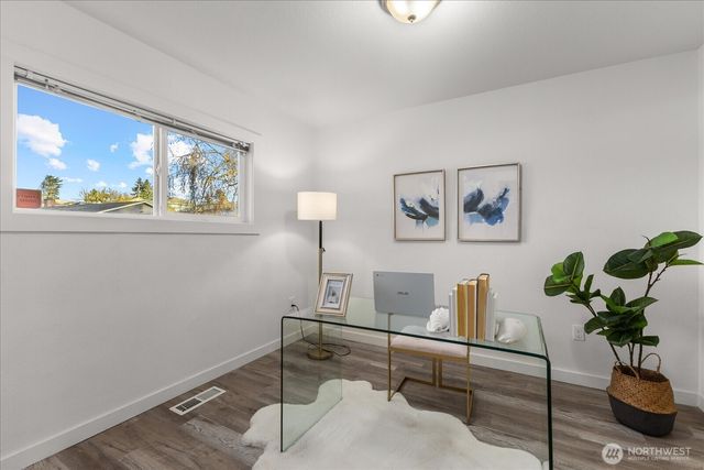 5920 S 118th St, Seattle, WA 98178