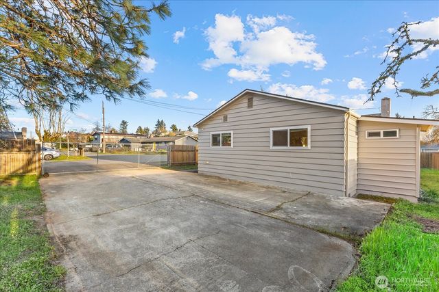 5920 S 118th St, Seattle, WA 98178