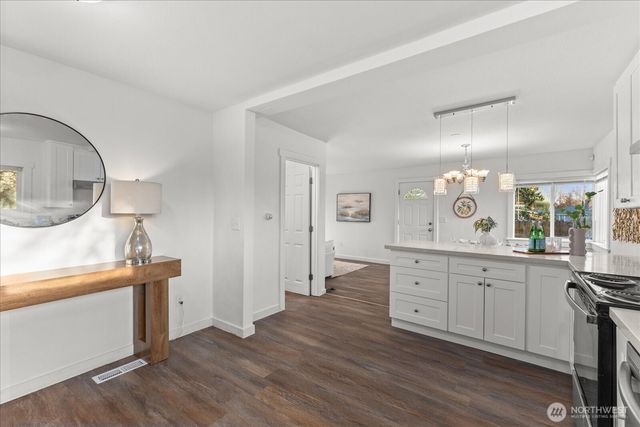 5920 S 118th St, Seattle, WA 98178