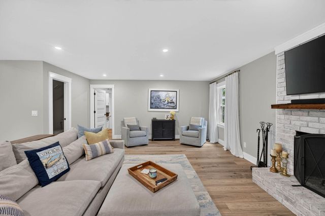 1055 Royalist Road, Mount Pleasant, SC 29464