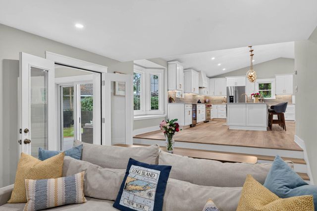 1055 Royalist Road, Mount Pleasant, SC 29464