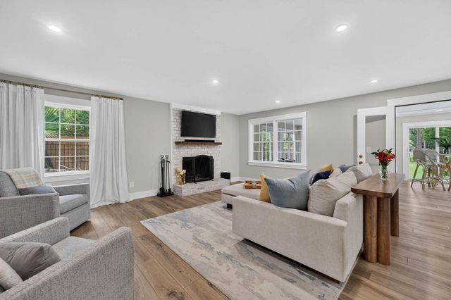 1055 Royalist Road, Mount Pleasant, SC 29464