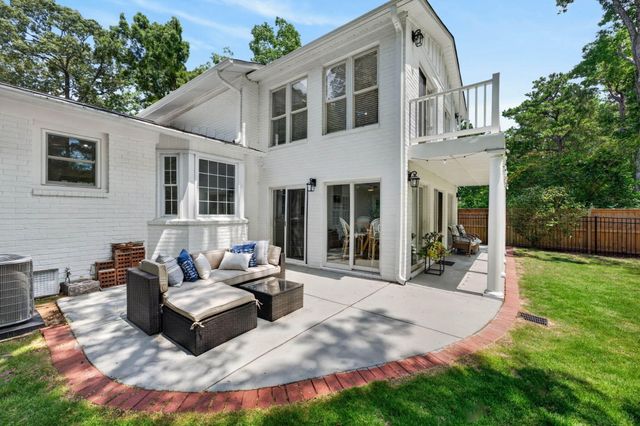 1055 Royalist Road, Mount Pleasant, SC 29464