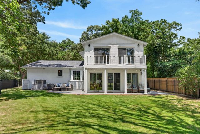1055 Royalist Road, Mount Pleasant, SC 29464