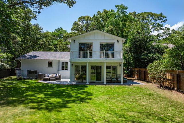 1055 Royalist Road, Mount Pleasant, SC 29464