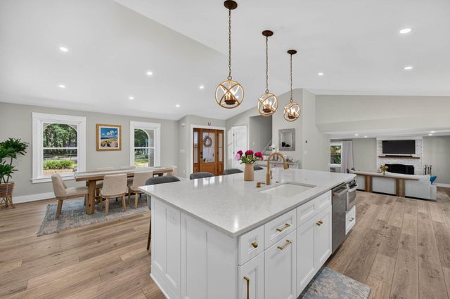 1055 Royalist Road, Mount Pleasant, SC 29464