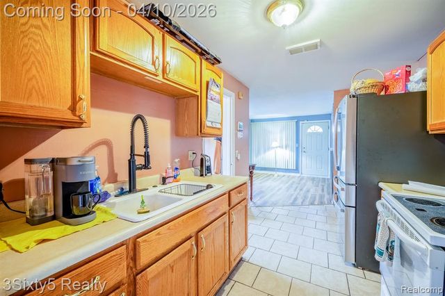 8339 Birch Street, Taylor, MI 48180