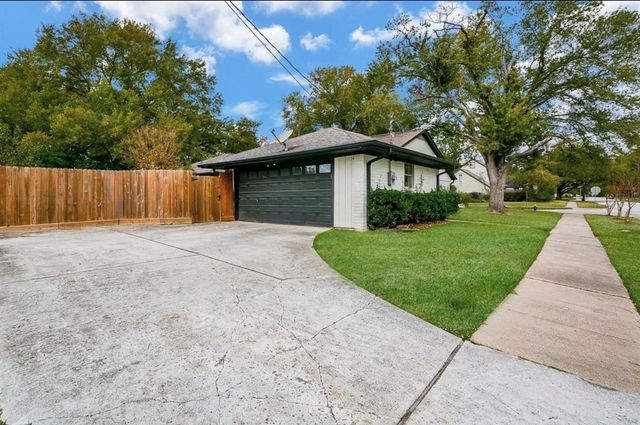 10603 Riverview Drive, Houston, TX 77042