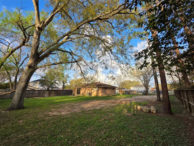 10424 Ballantine Street, Houston, TX 77075