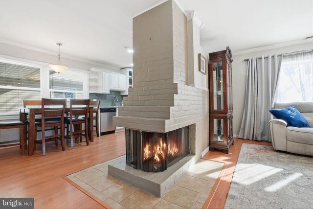 59 GRAYSTONE LN, Levittown, PA 19055