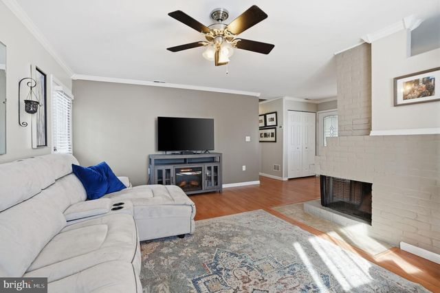 59 GRAYSTONE LN, Levittown, PA 19055