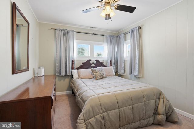 59 GRAYSTONE LN, Levittown, PA 19055