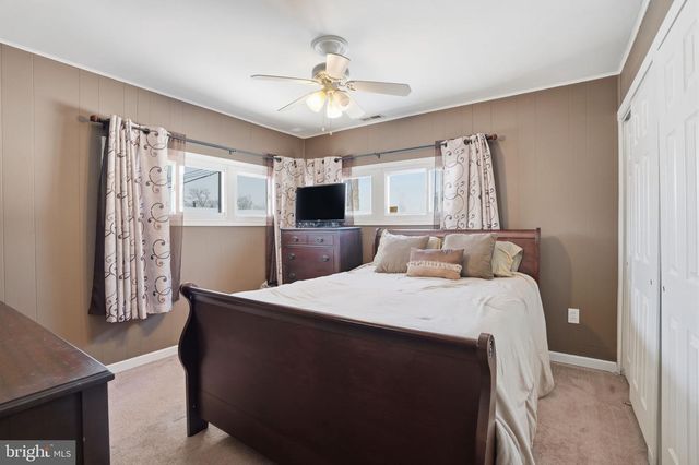 59 GRAYSTONE LN, Levittown, PA 19055