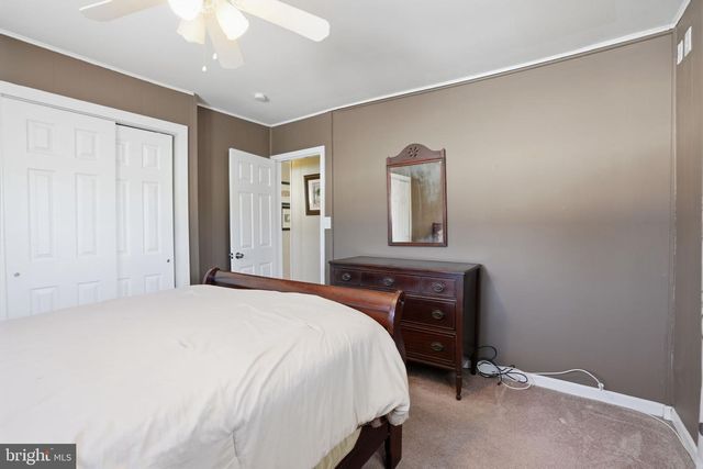 59 GRAYSTONE LN, Levittown, PA 19055