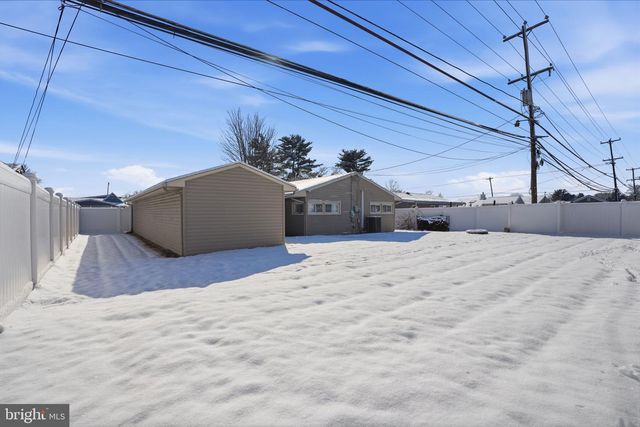 59 GRAYSTONE LN, Levittown, PA 19055