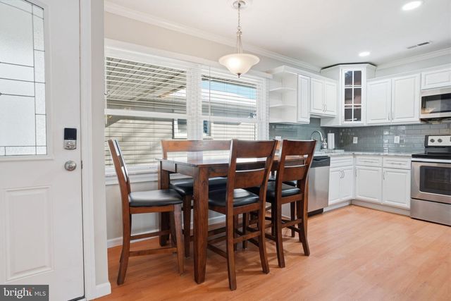 59 GRAYSTONE LN, Levittown, PA 19055