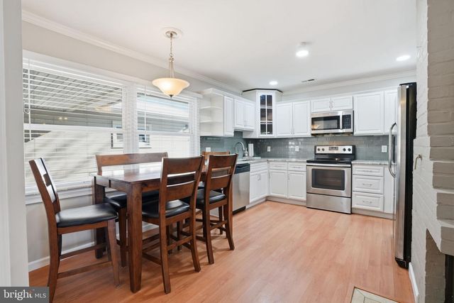 59 GRAYSTONE LN, Levittown, PA 19055