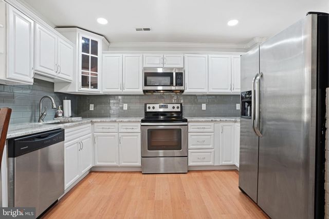 59 GRAYSTONE LN, Levittown, PA 19055