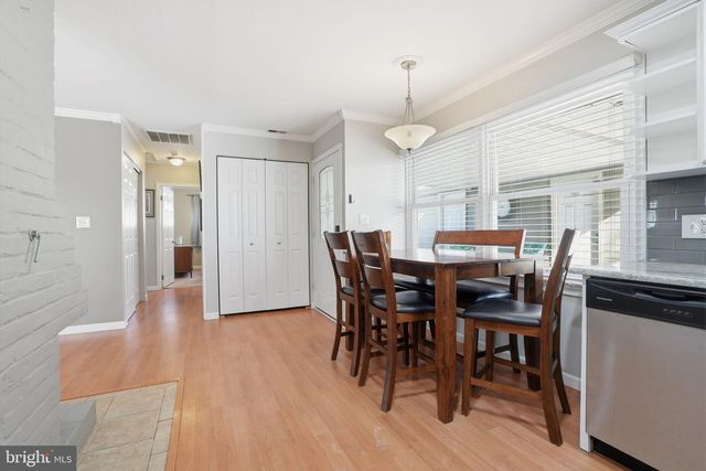 59 GRAYSTONE LN, Levittown, PA 19055