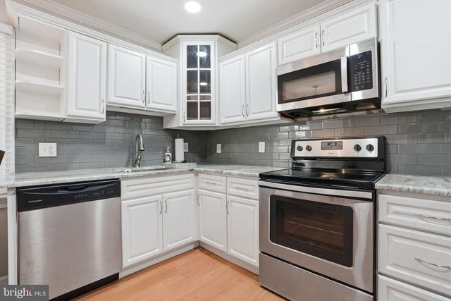 59 GRAYSTONE LN, Levittown, PA 19055