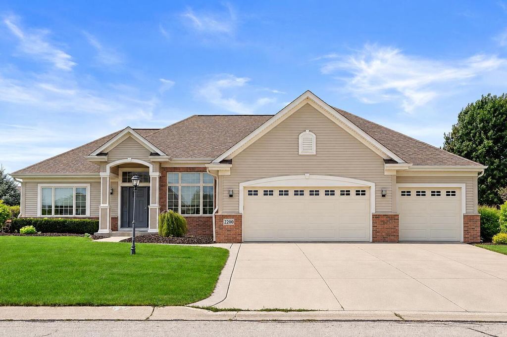 2200 Carlas WAY, Mount Pleasant, WI 53406
