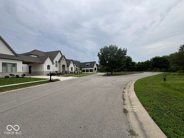 10450 Woodhall, Carmel, IN 46032